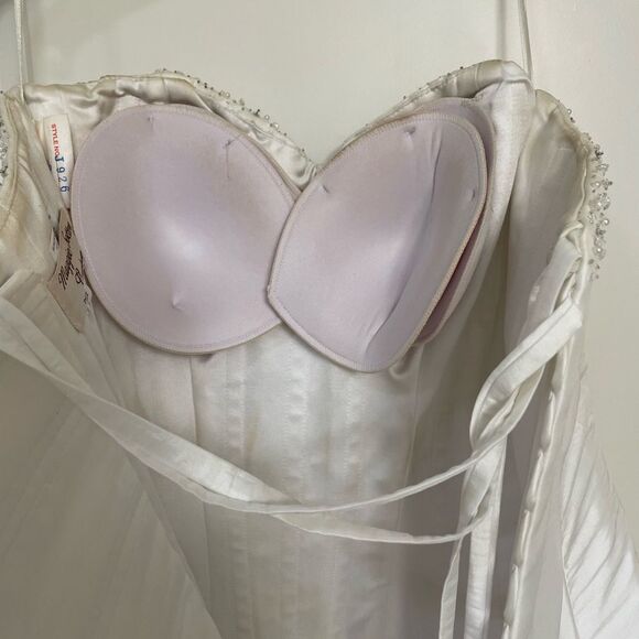 Maggie Sottero wedding dress size 8! - Picture 11 of 16